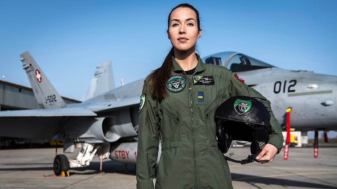 Weibelt für die neuen Kampfjets: Fanny Chollet, Kampfjet-Pilotin Bild: Laurent Gillieron/Keystone