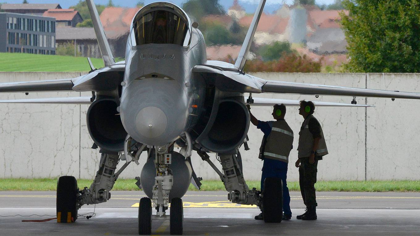 Das Verteidigungsdepartement sagt, man stütze sich auf Erfahrungswerte, im Besonderen auf die der F/A-18-Flotte. © Keystone